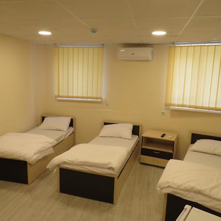 Shree Gopal Gayatri Lok Hotel Jerevan Buitenkant foto