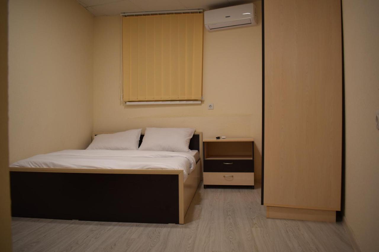 Shree Gopal Gayatri Lok Hotel Jerevan Buitenkant foto