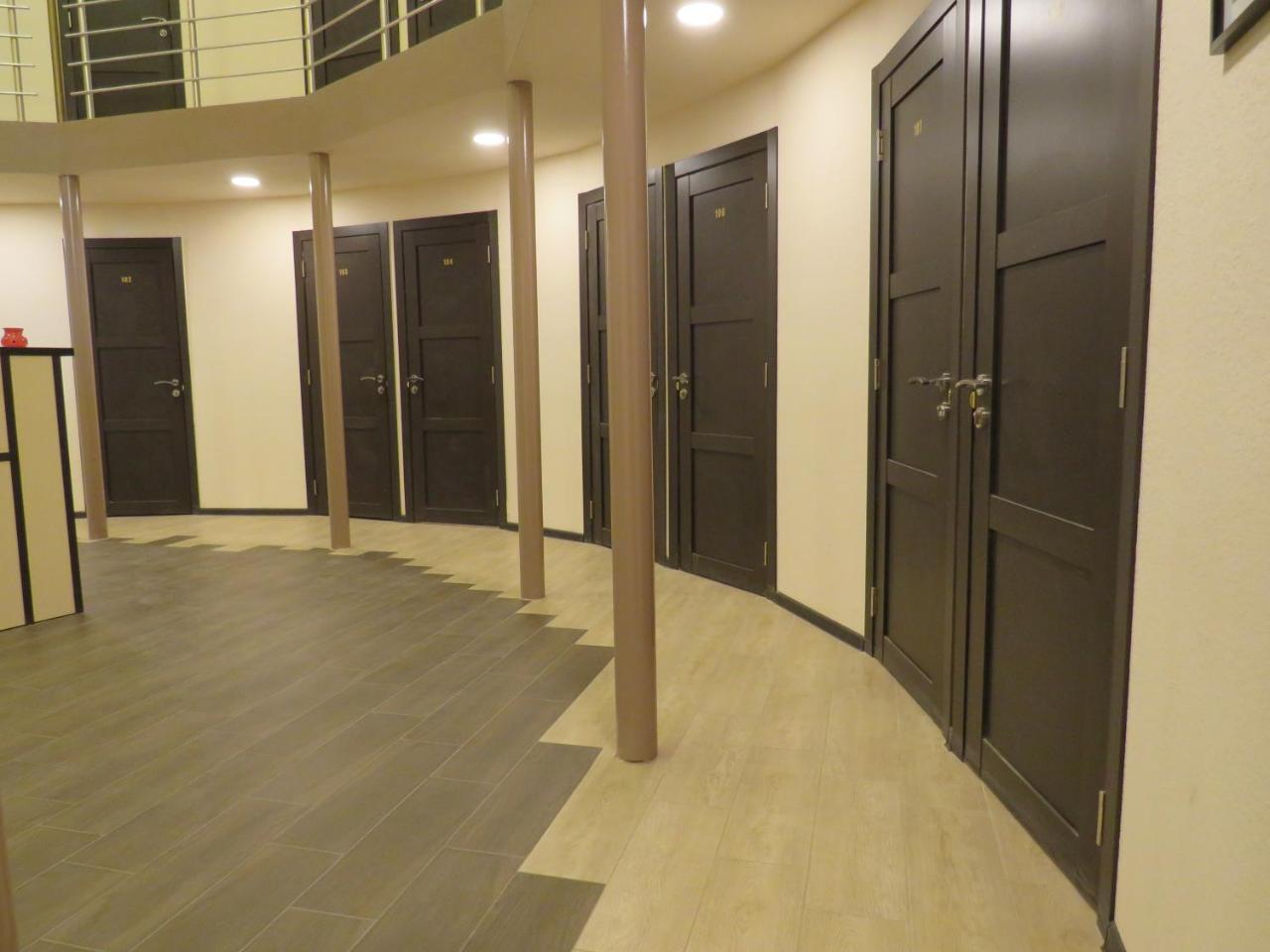 Shree Gopal Gayatri Lok Hotel Jerevan Buitenkant foto