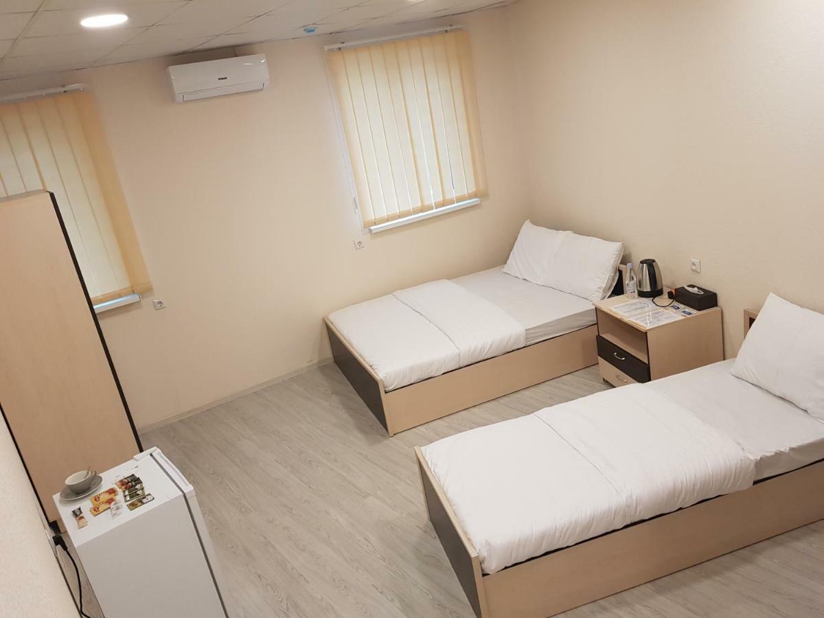Shree Gopal Gayatri Lok Hotel Jerevan Buitenkant foto