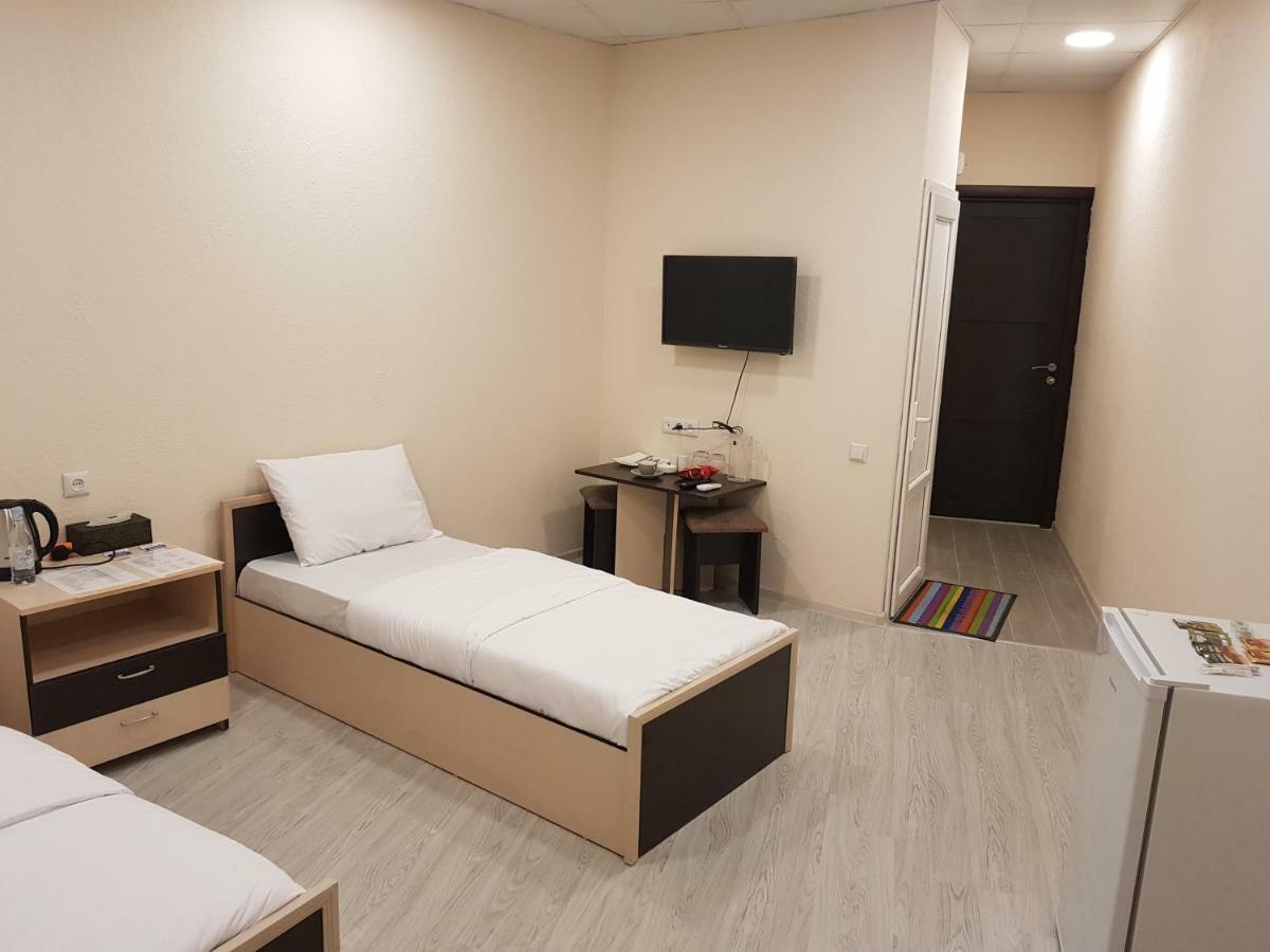 Shree Gopal Gayatri Lok Hotel Jerevan Buitenkant foto