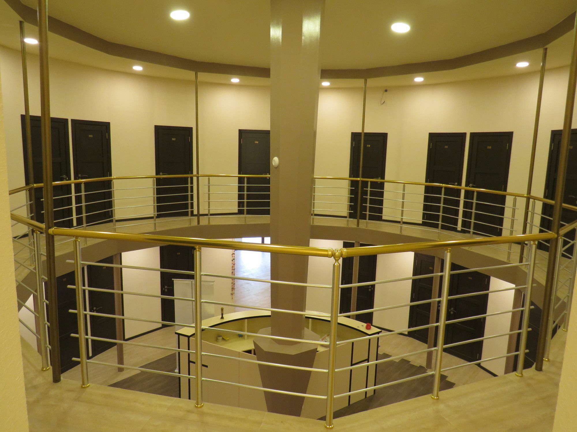 Shree Gopal Gayatri Lok Hotel Jerevan Buitenkant foto